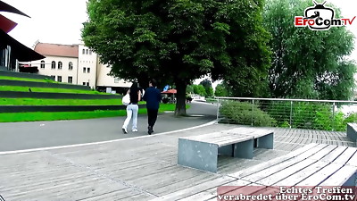 Faux AGENT - camerist picks up German teenage on street